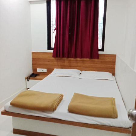 Hotel Shreejay Mahad ภายนอก รูปภาพ