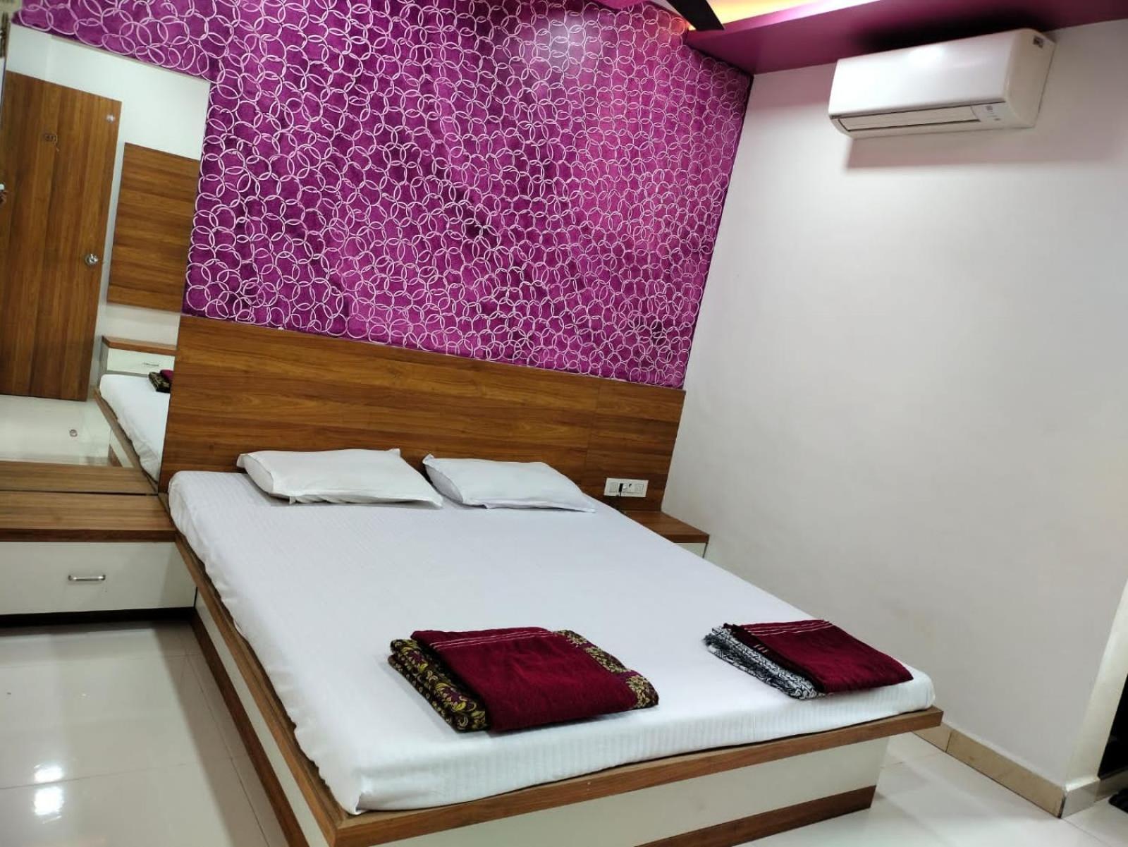 Hotel Shreejay Mahad ภายนอก รูปภาพ